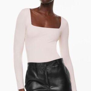 NWT Aritzia Contour Square Neckline Bodycon Long Sleeve Bodysuit in Shy Pink XS
